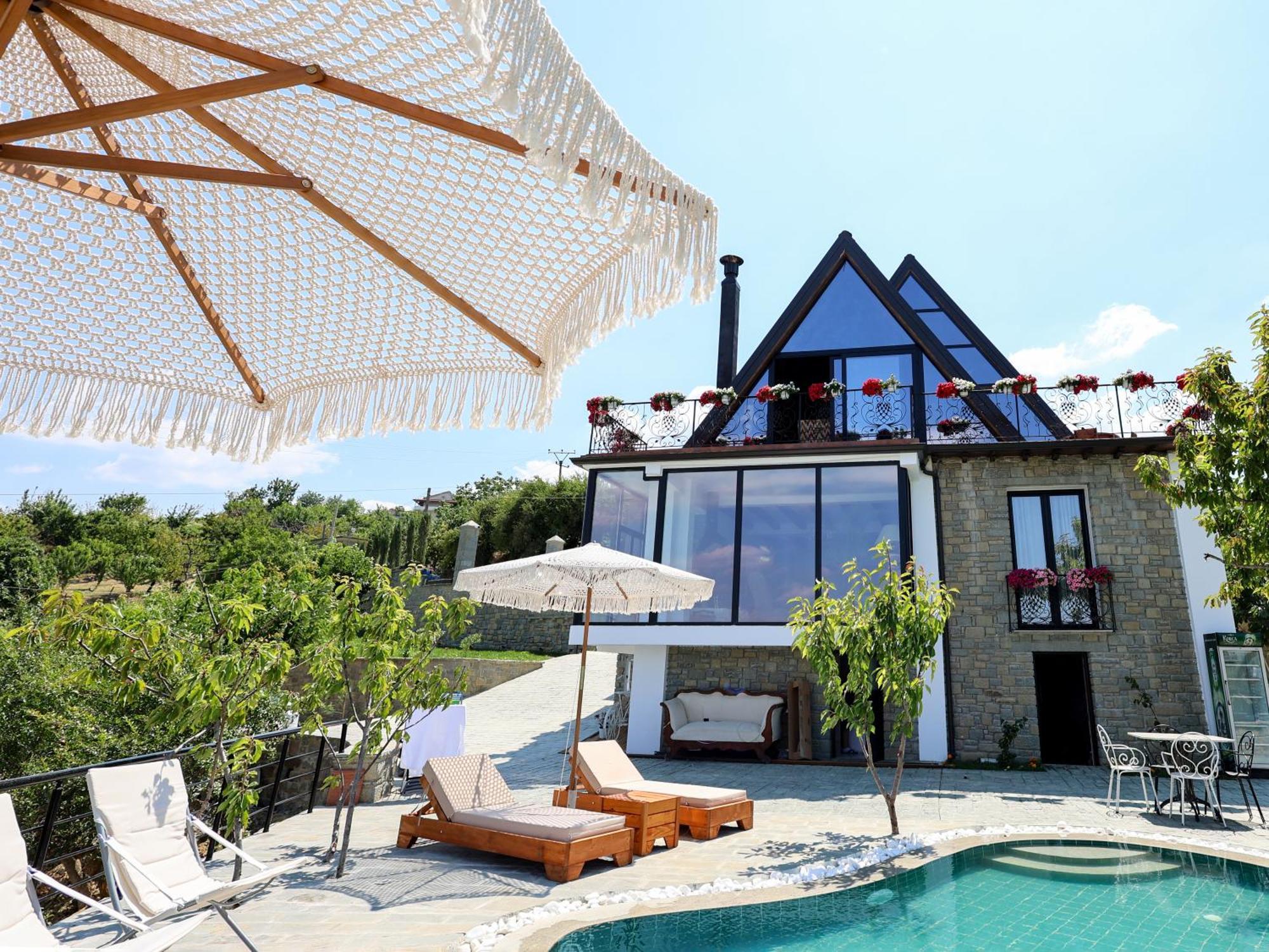 Villa Sunrise House - Swimming Pool